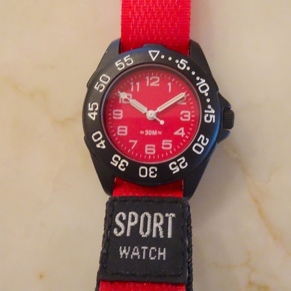 Vintage 80s Red & Black Velcro Sport Watch Made in Japan - Picture 8 of 9